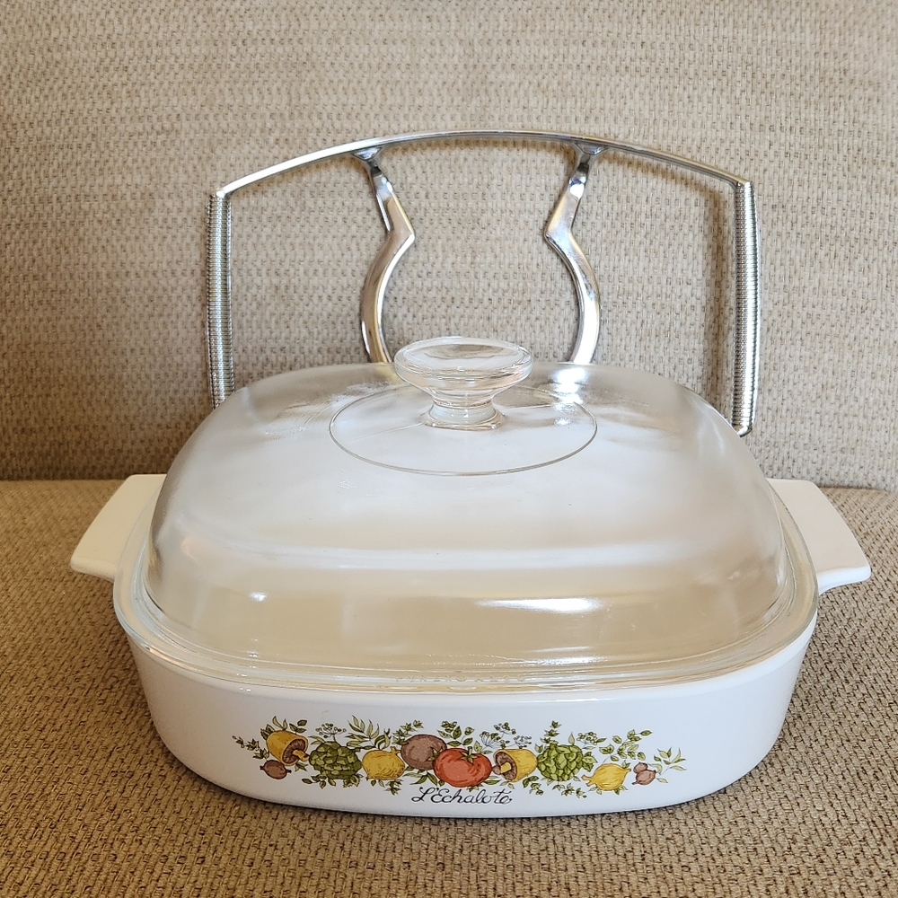 Vintage Corningware 2.5 L Spice of Life Large Casserole Dish and Trivet Mushroom